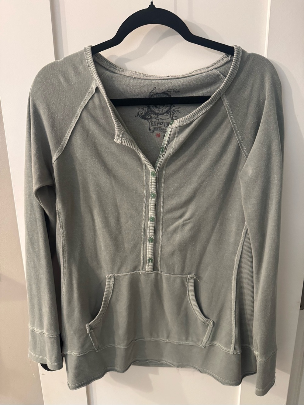 GAP 1969 Sage Green Henley Pullover Medium Distressed Y2K